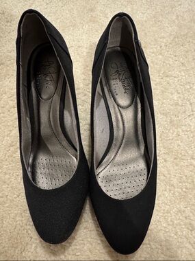 Life Stride Black Women's Comfort Pumps